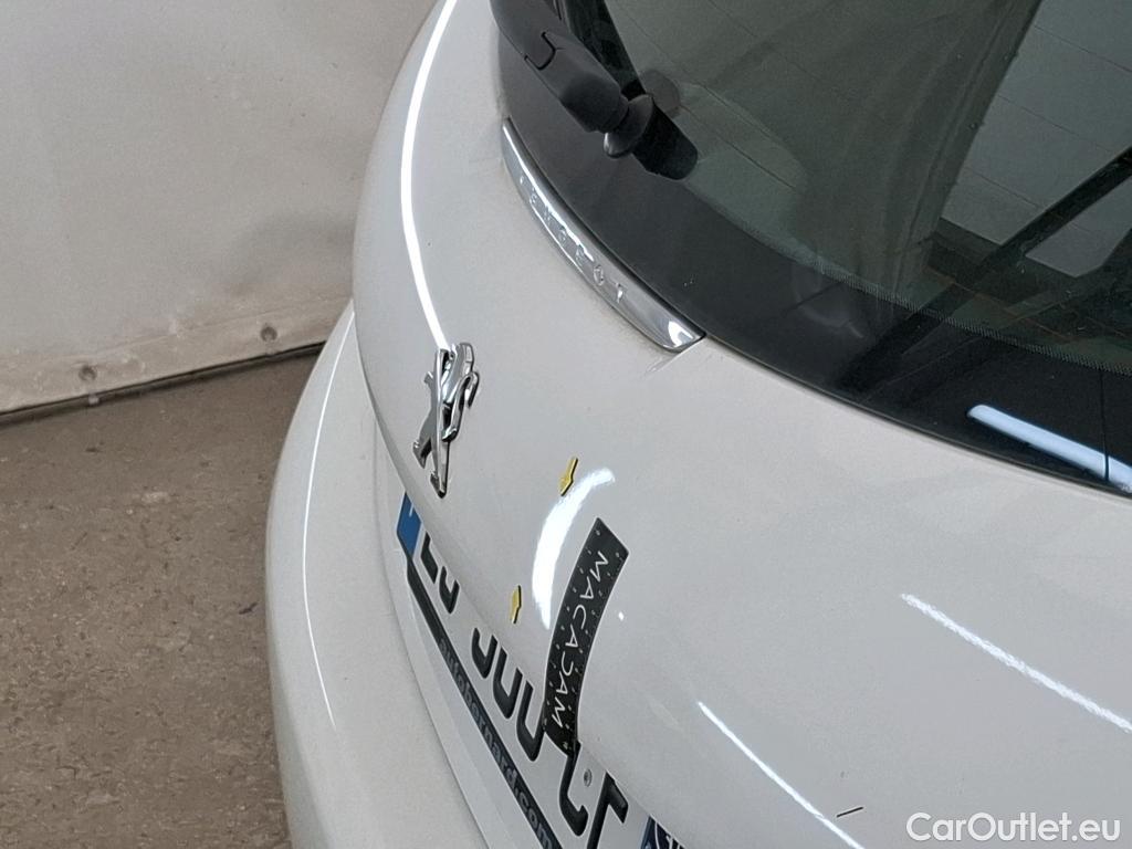  Peugeot  208 PEUGEOT  5p Berline 1 6 BlueHDi 75 Active #4