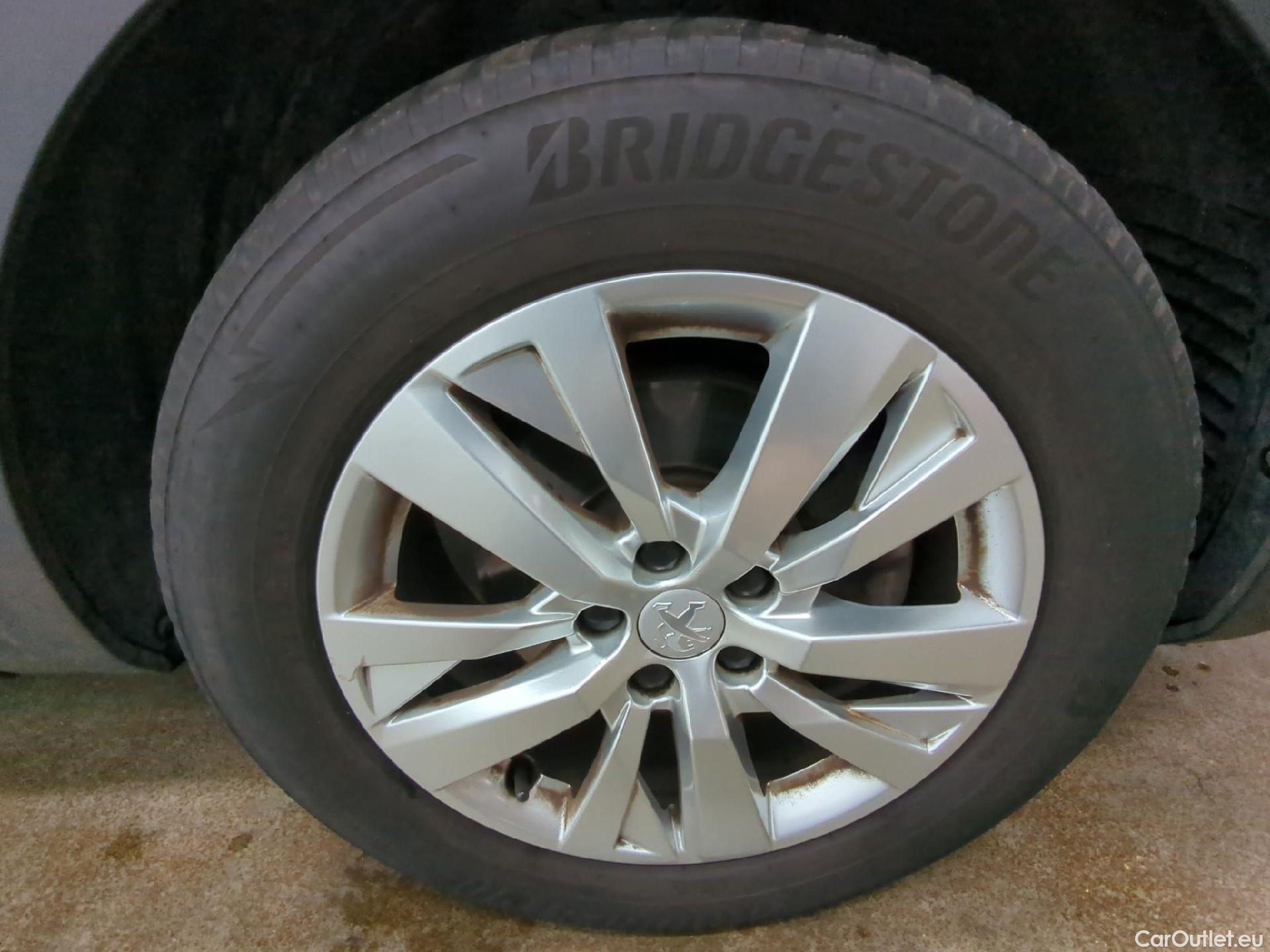  Peugeot  3008  Active Pack 1.5 HDi 130CV BVA8 E6d #6