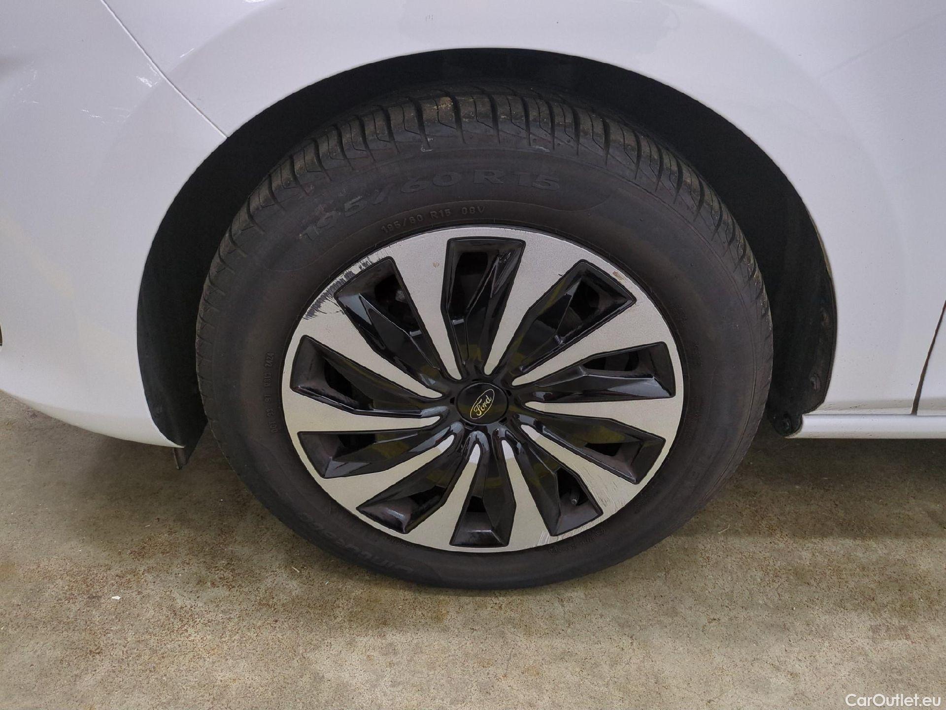 Ford  Fiesta  Titanium 1.0 EcoBoost #2