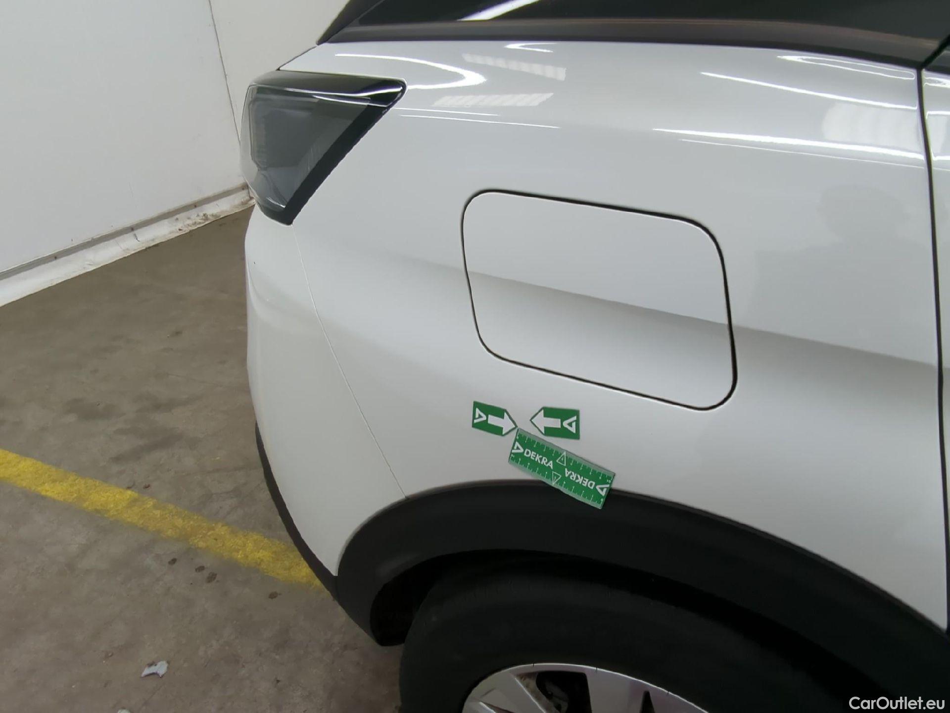  Peugeot  3008  Active Pack 1.5 HDi 130CV BVA8 E6d #14