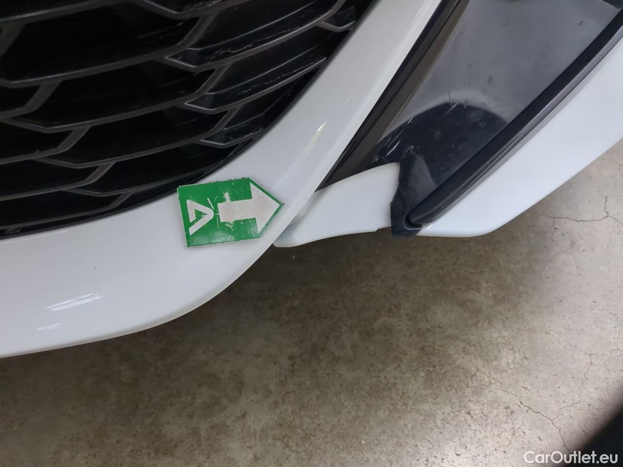  Toyota  Corolla TOYOTA  / 2018 / 5P / Berline Hybride 122h Dynamic Business Stage Acad #13