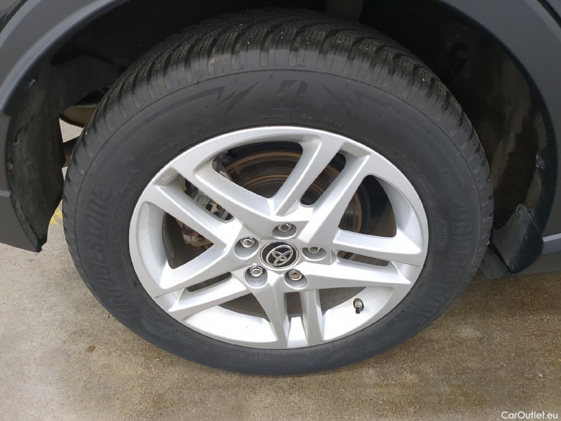  Toyota  C-HR TOYOTA  / 2016 / 5P / SUV 1.8 Hybride 122 Dynamic Business Stage A #3