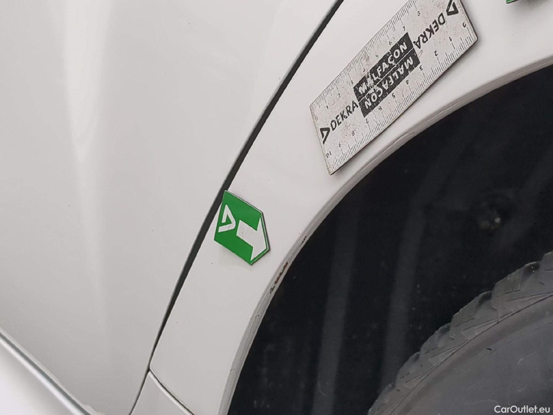  Toyota  Yaris TOYOTA  Hybride / 2019 / 5P / Berline Hybride 116h France Business Stage Acad #27