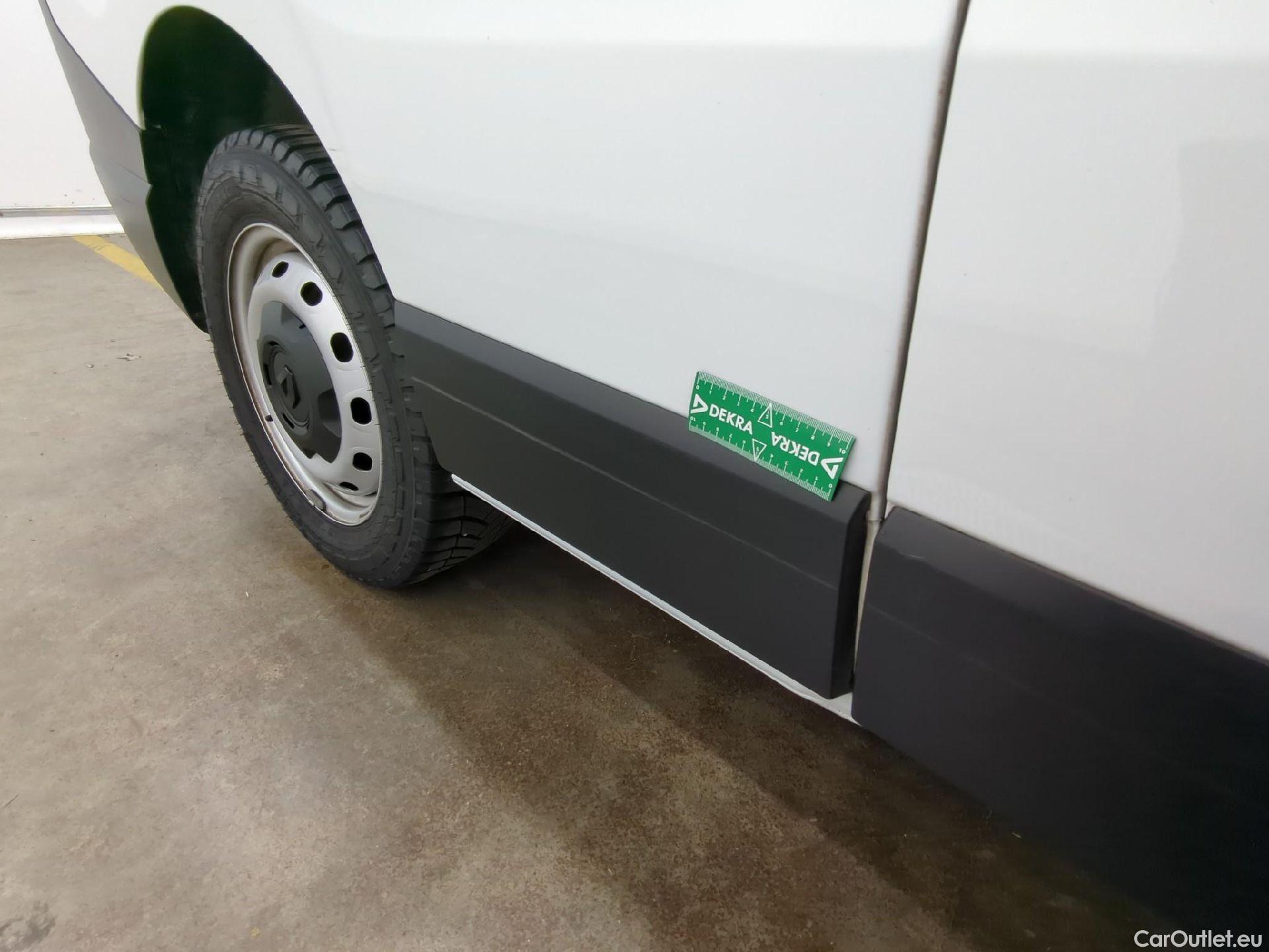  Renault  Trafic  III Fourgon L2H1 3T Confort 2.0 dCi 130CV BVM6 E6d #10