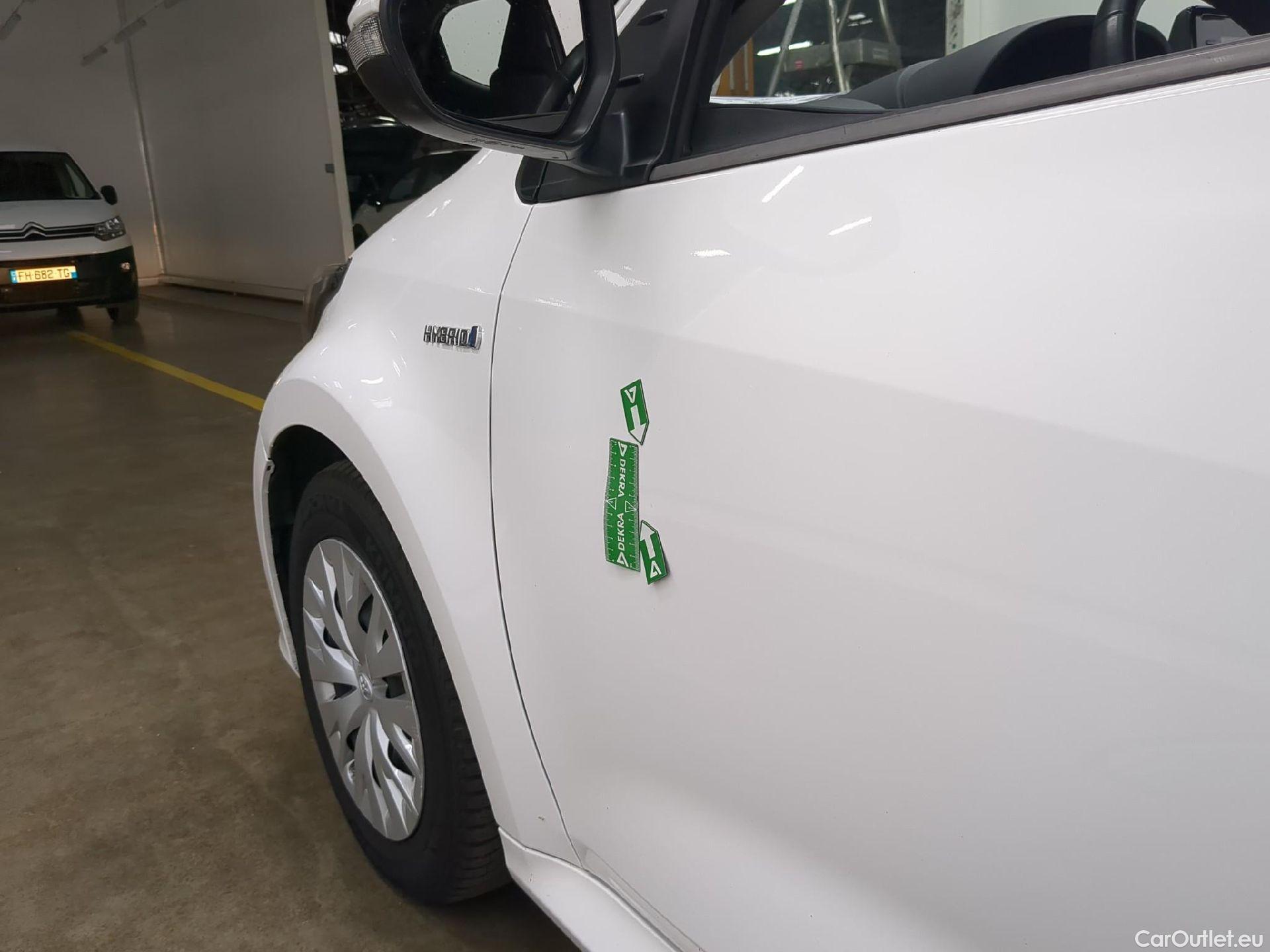 Toyota  Yaris TOYOTA  Hybride / 2019 / 5P / Berline Hybride 116h France Business Stage Acad #19
