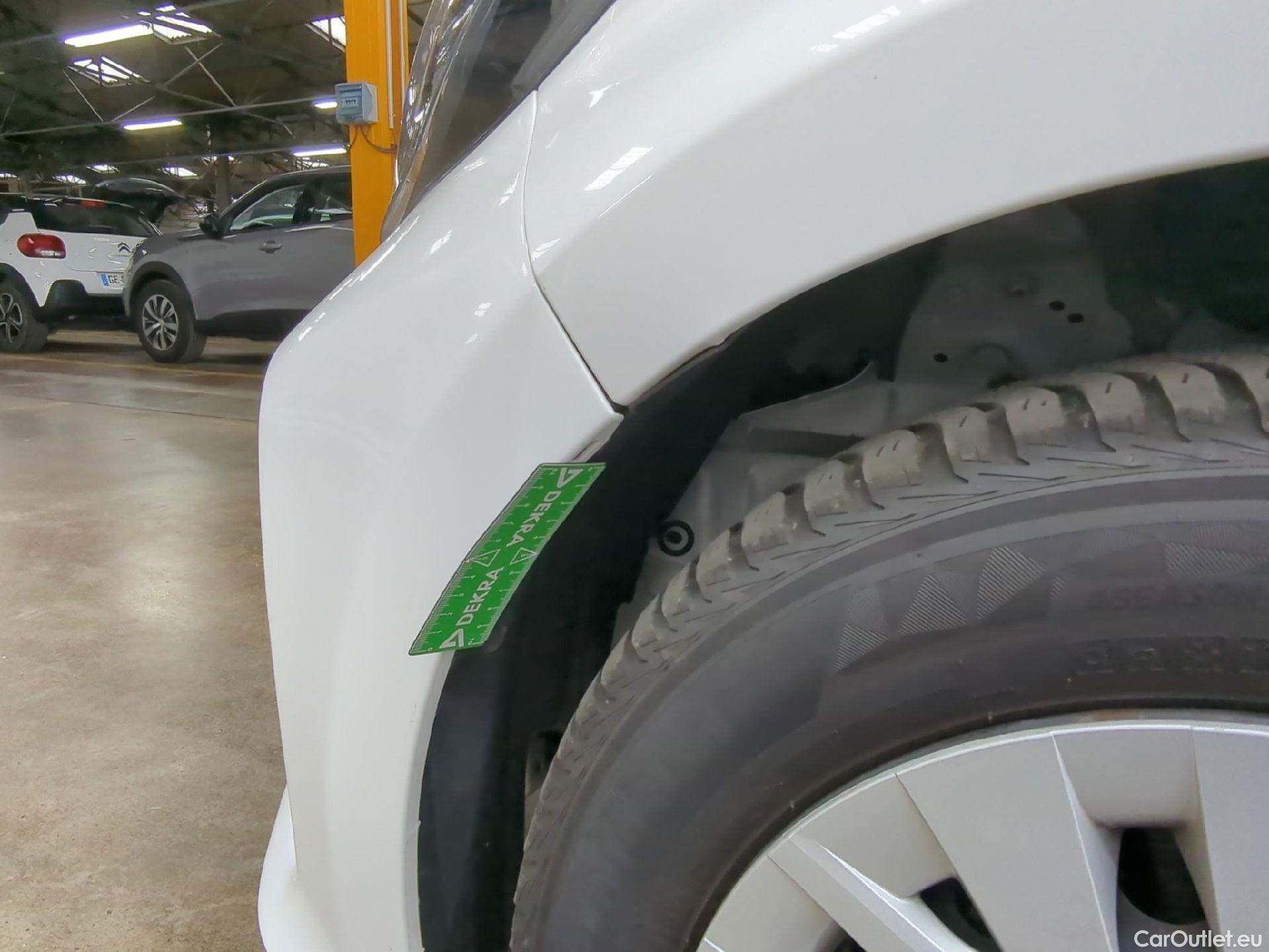  Toyota  Yaris TOYOTA  Hybride / 2019 / 5P / Berline Hybride 116h France Business Stage Acad #2