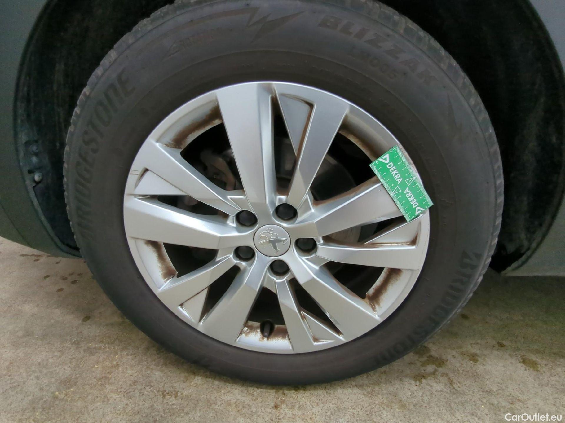  Peugeot  3008  Active Pack 1.5 HDi 130CV BVA8 E6d #11