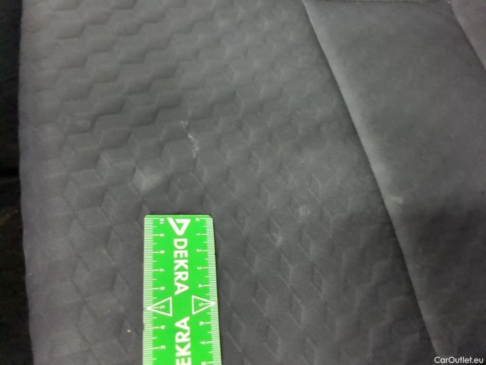  Toyota  Yaris TOYOTA  Hybride / 2019 / 5P / Berline Hybride 116h France Business Stage Acad #40