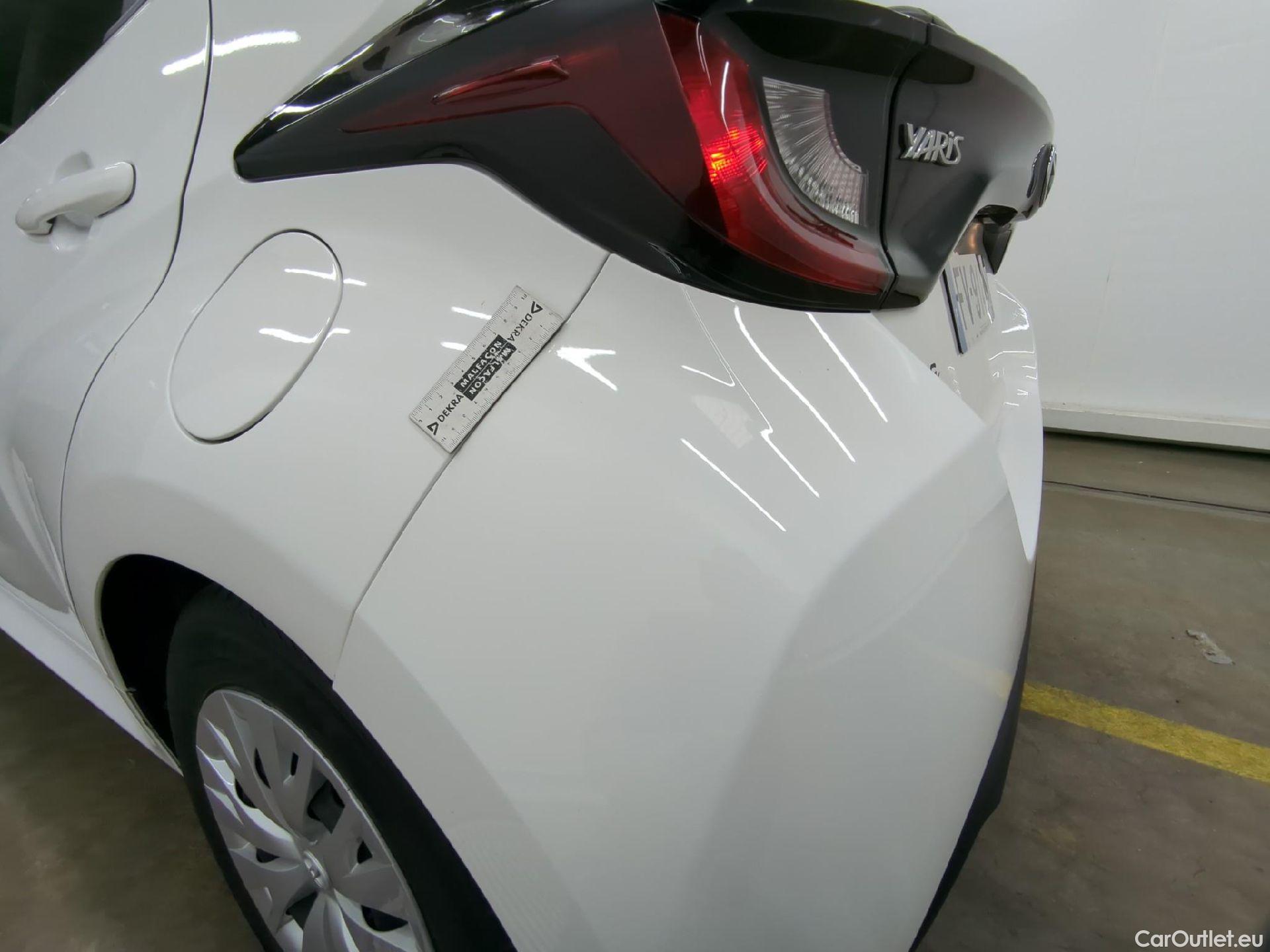  Toyota  Yaris TOYOTA  Hybride / 2019 / 5P / Berline Hybride 116h France Business Stage Acad #30