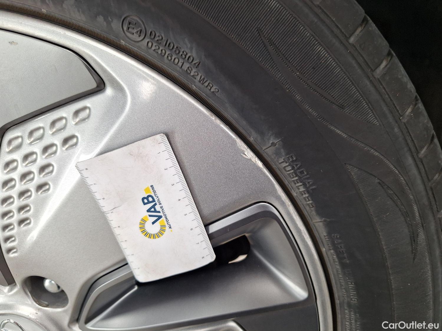  Hyundai  Konna Hyundai, Kona '17, Hyundai Kona Electric Sky 64kWh 5d #2