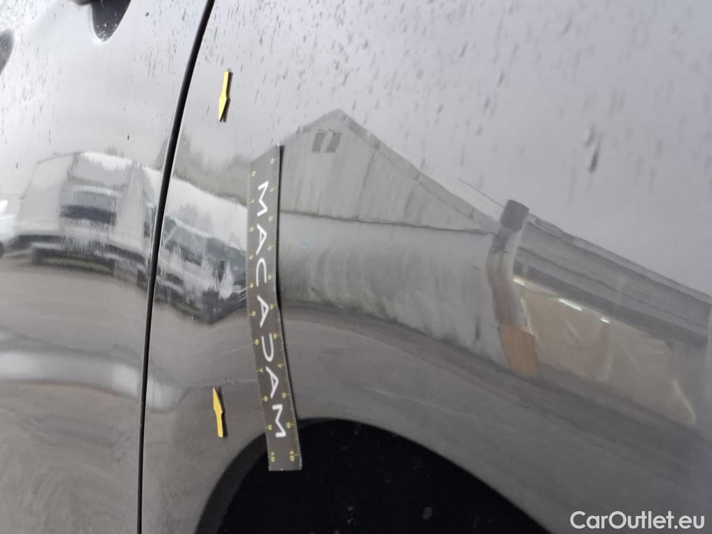  Citroen  C4  Berline Millenium Business 1.6 BlueHDI 120CV BVM6 E6 #31