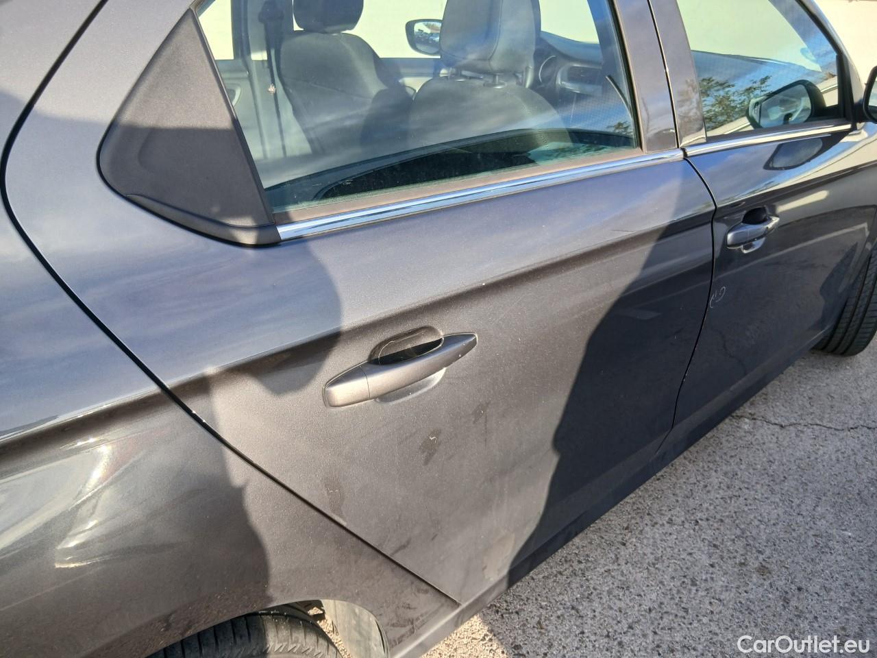  Citroen  C4 C-Elysée Shine 1.5 BlueHDi 100CV MT6 E6dT #24