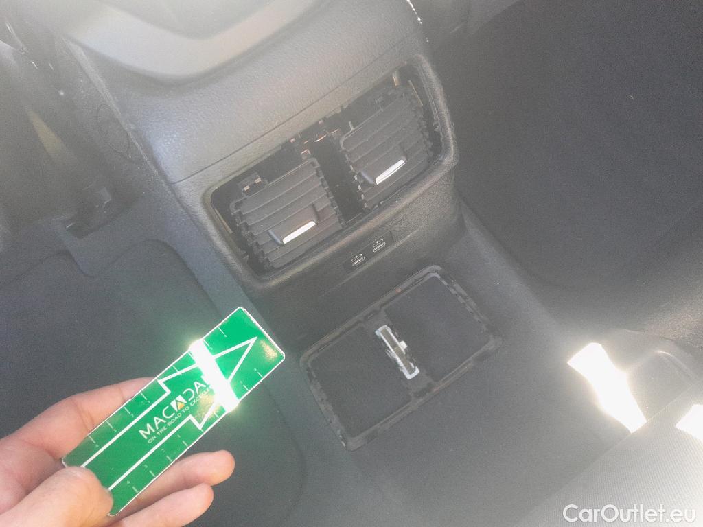  Bmw  X1 BMW  / 2019 / 5P / todoterreno sDrive18d #4