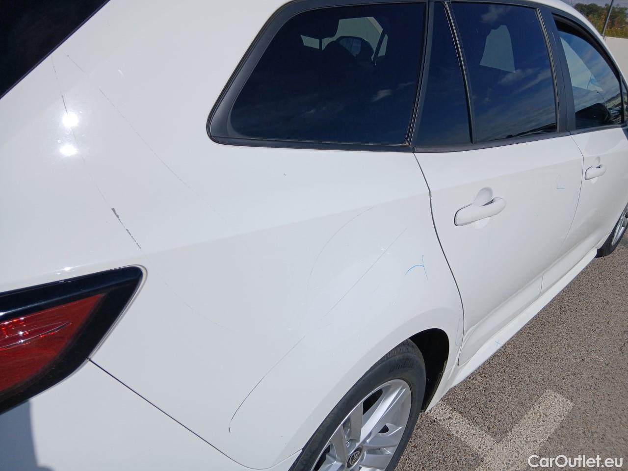  Toyota  Corolla TOYOTA  / 2019 / 5P / familiar 1.8 125H ACTIVE TECH E-CVT TOU SPORT #32
