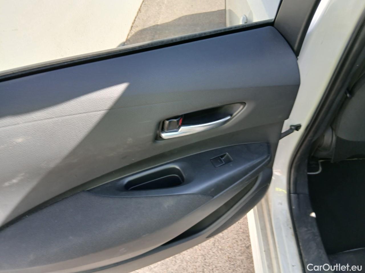  Toyota  Corolla TOYOTA  / 2019 / 5P / familiar 1.8 125H ACTIVE TECH E-CVT TOU SPORT #3