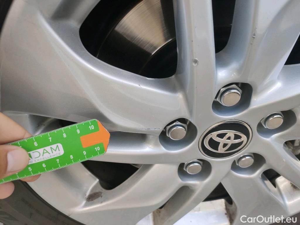  Toyota  Yaris TOYOTA  / 2020 / 5P / berlina con portón 1.5 120H Business Plus #9