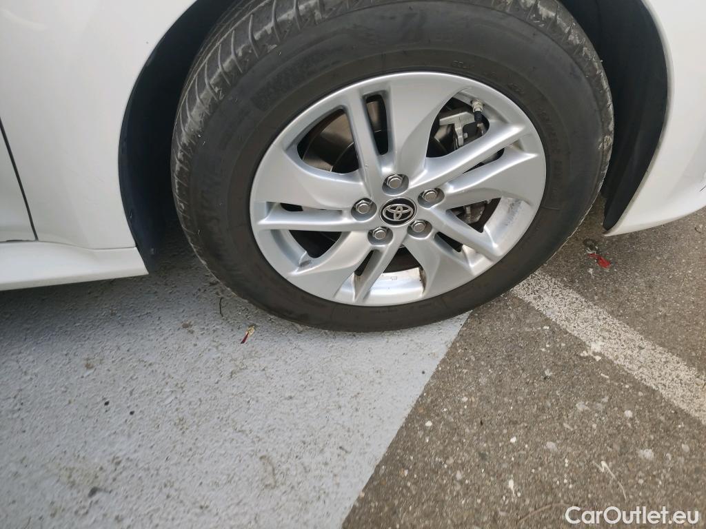  Toyota  Yaris TOYOTA  / 2020 / 5P / berlina con portón 1.5 120H Business Plus #8