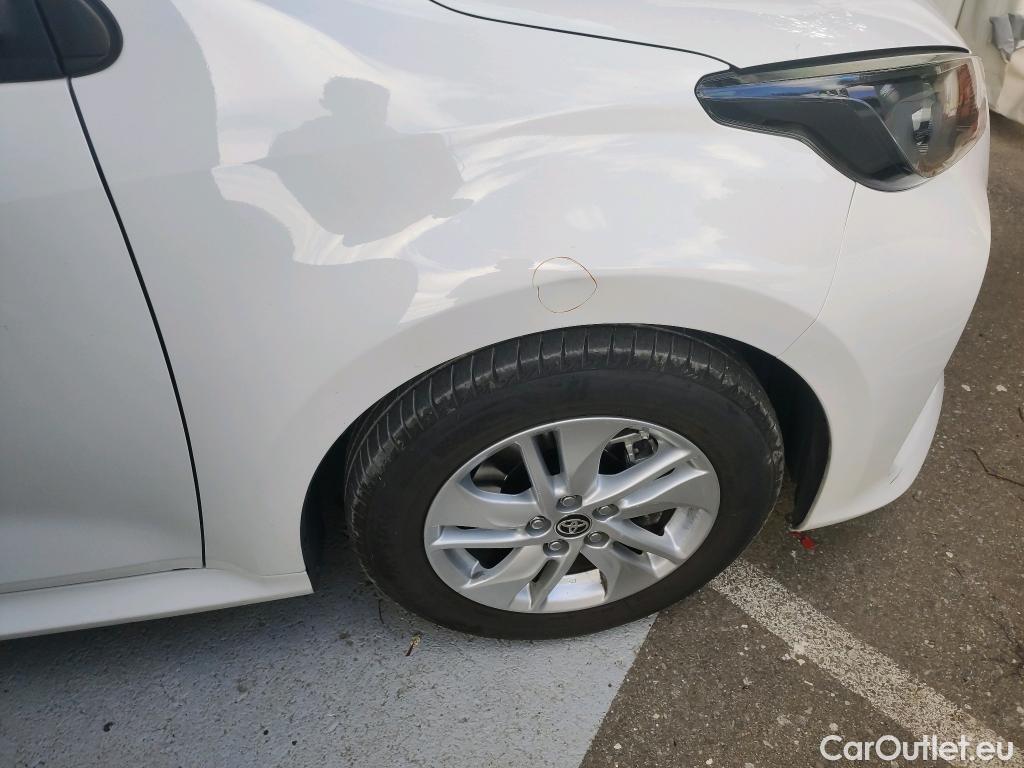  Toyota  Yaris TOYOTA  / 2020 / 5P / berlina con portón 1.5 120H Business Plus #1