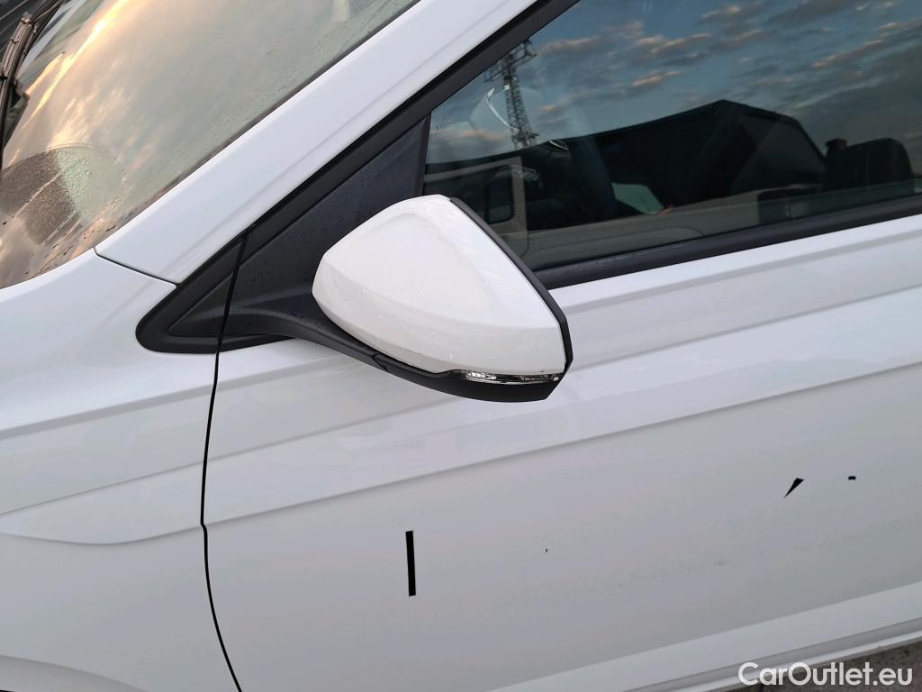  Volkswagen  Polo VOLKSWAGEN  / 2017 / 5P / berlina con portón Advance 1.0 TSI 70kW (95CV) #13