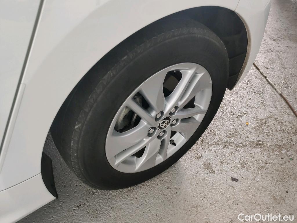  Toyota  Yaris TOYOTA  / 2020 / 5P / berlina con portón 1.5 120H Business Plus #6