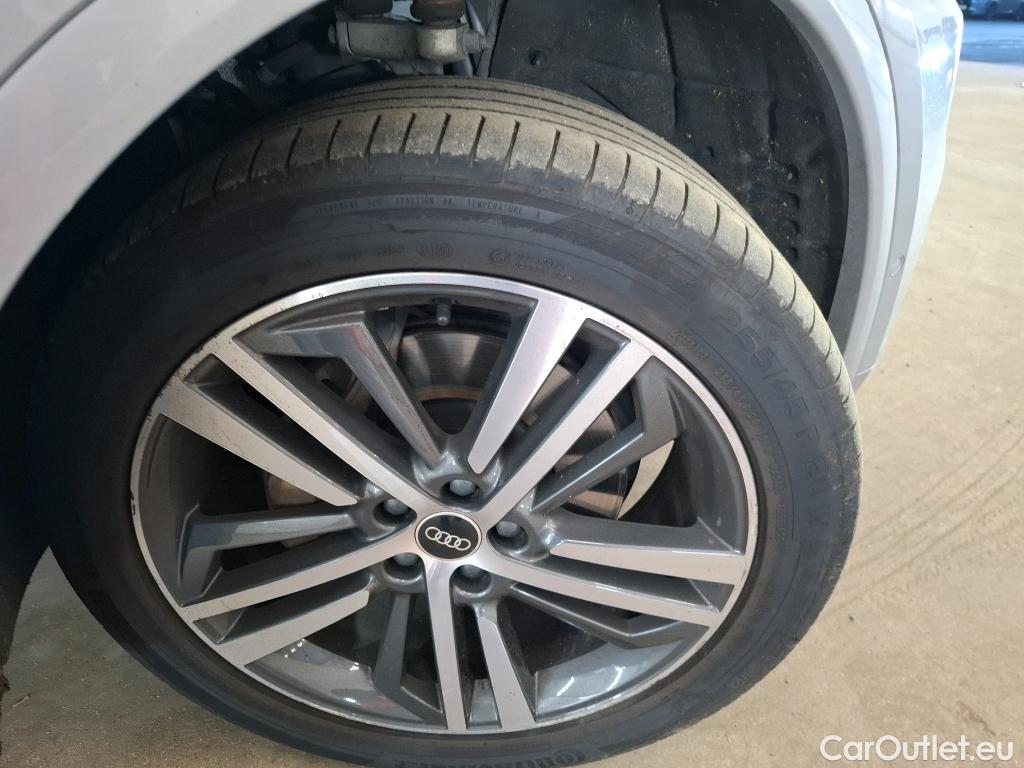  Audi  Q5  55 TFSI e quattro S line 2.0 TFSI 365CV BVA7 E6dT #1