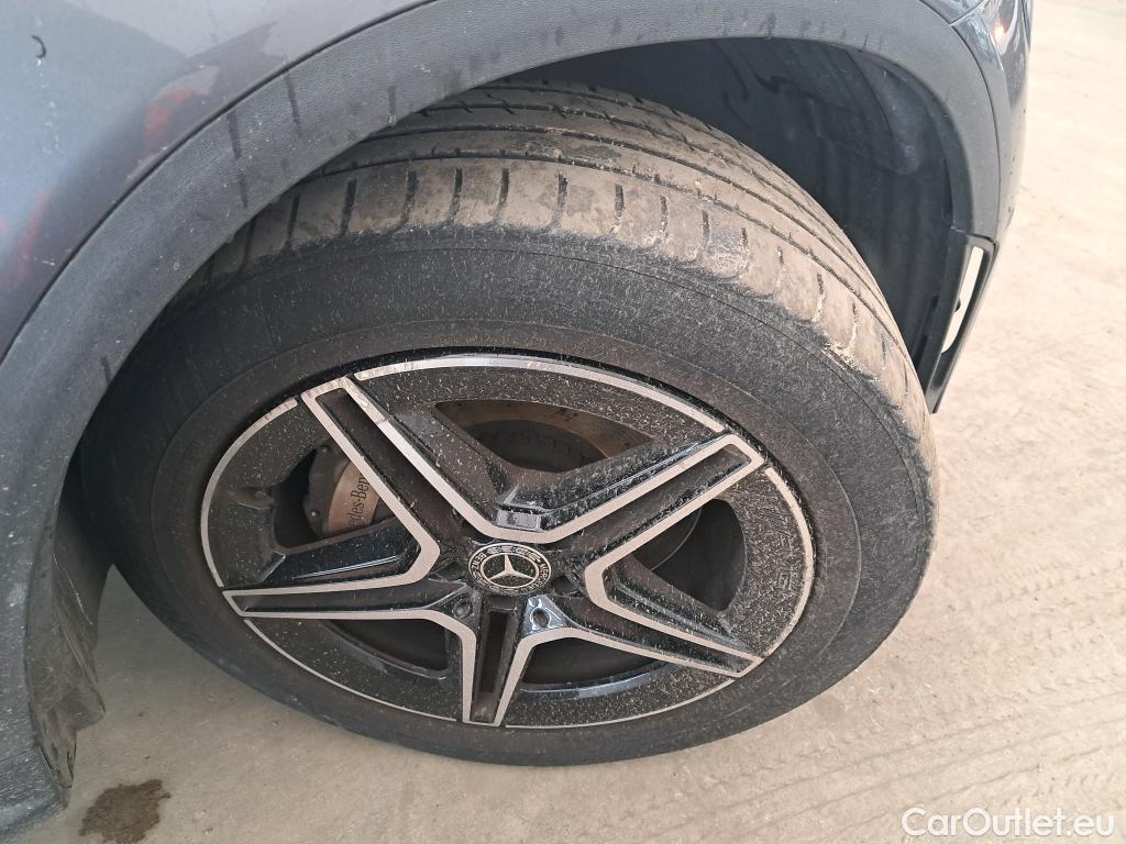  Mercedes  G-Klasee MERCEDES-BENZ GLC Coupe / 2019 / 5P / Coupé 2.0 GLC 220 D AMG LINE 4MATIC #3