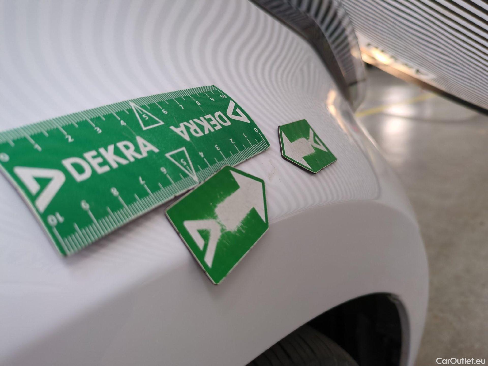  Toyota  Yaris TOYOTA  Hybride / 2019 / 5P / Berline Hybride 116h France Business Stage Acad #17