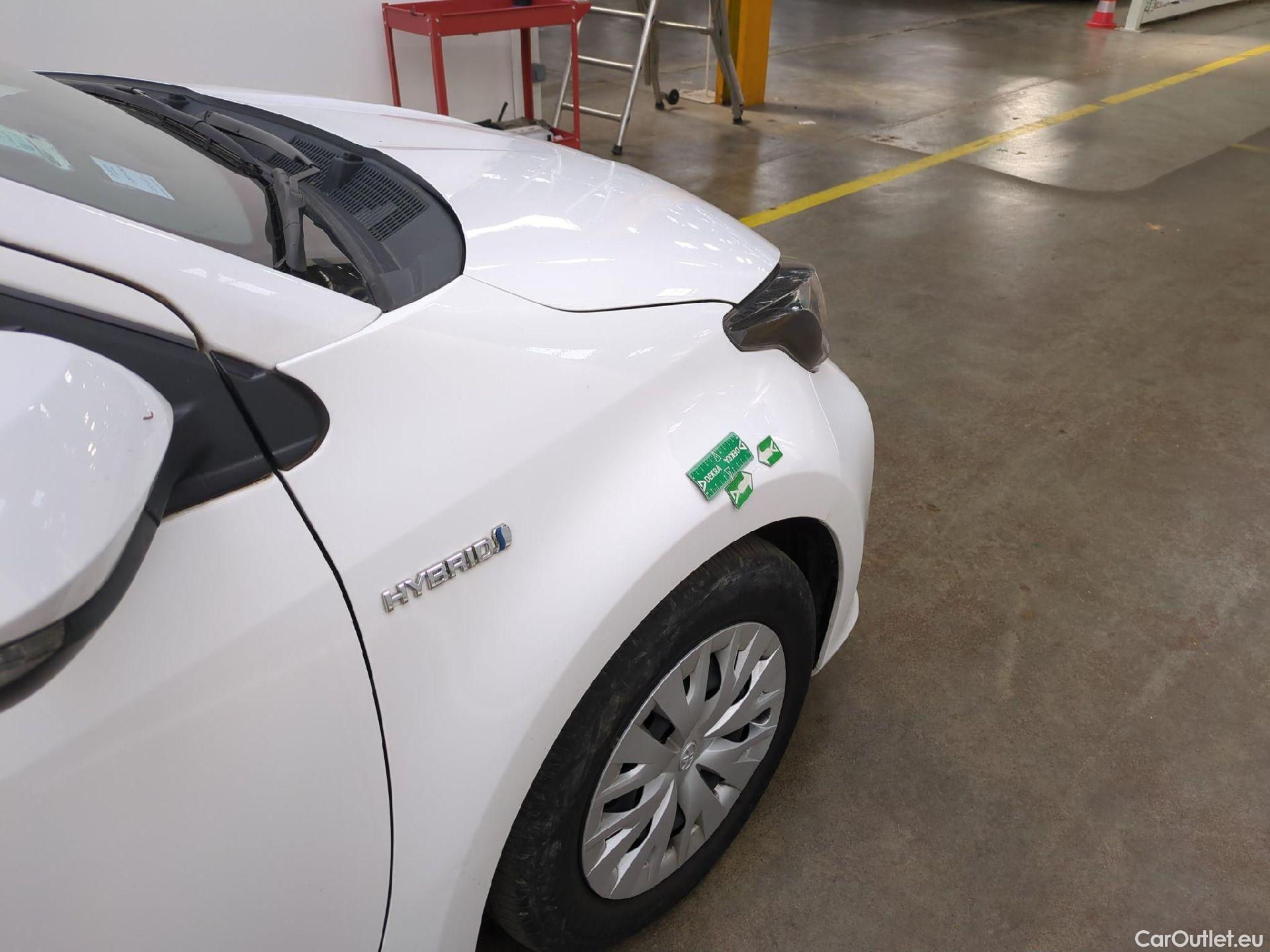  Toyota  Yaris TOYOTA  Hybride / 2019 / 5P / Berline Hybride 116h France Business Stage Acad #19