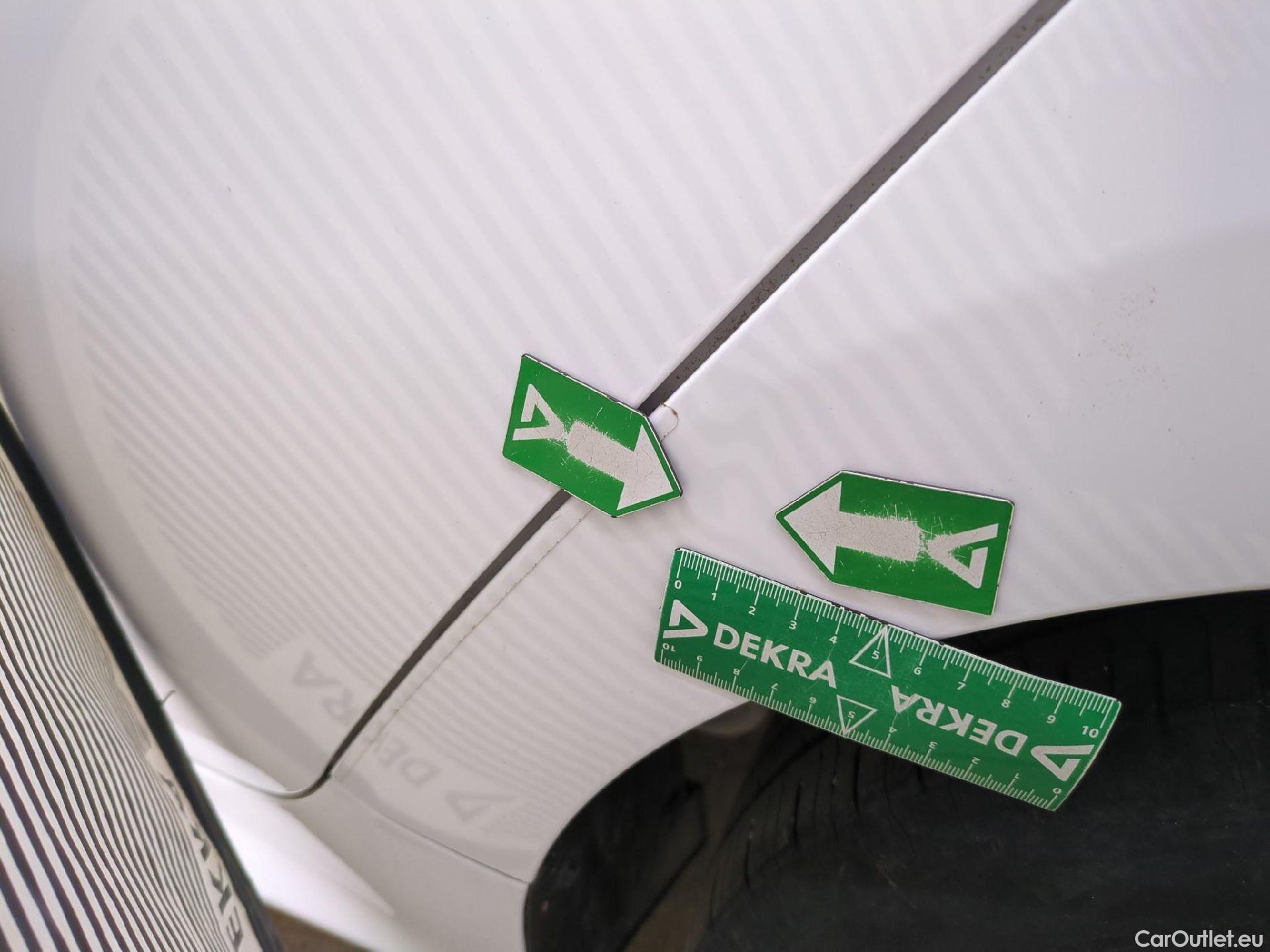  Toyota  Yaris TOYOTA  Hybride / 2019 / 5P / Berline Hybride 116h France Business Stage Acad #10