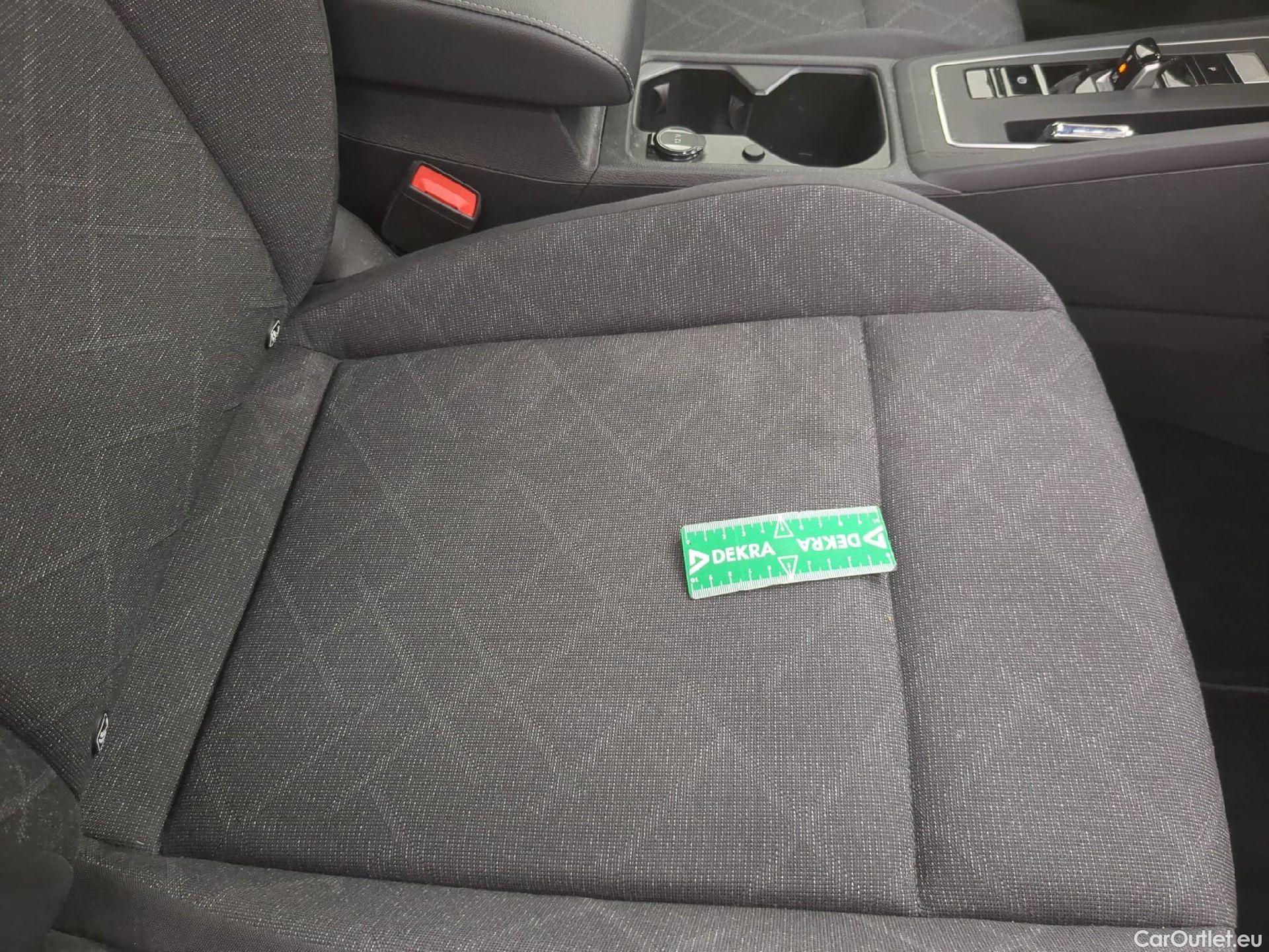  Volkswagen  Golf  VIII Berline Life Plus 2.0 TDI 115CV BVA7 E6d #3