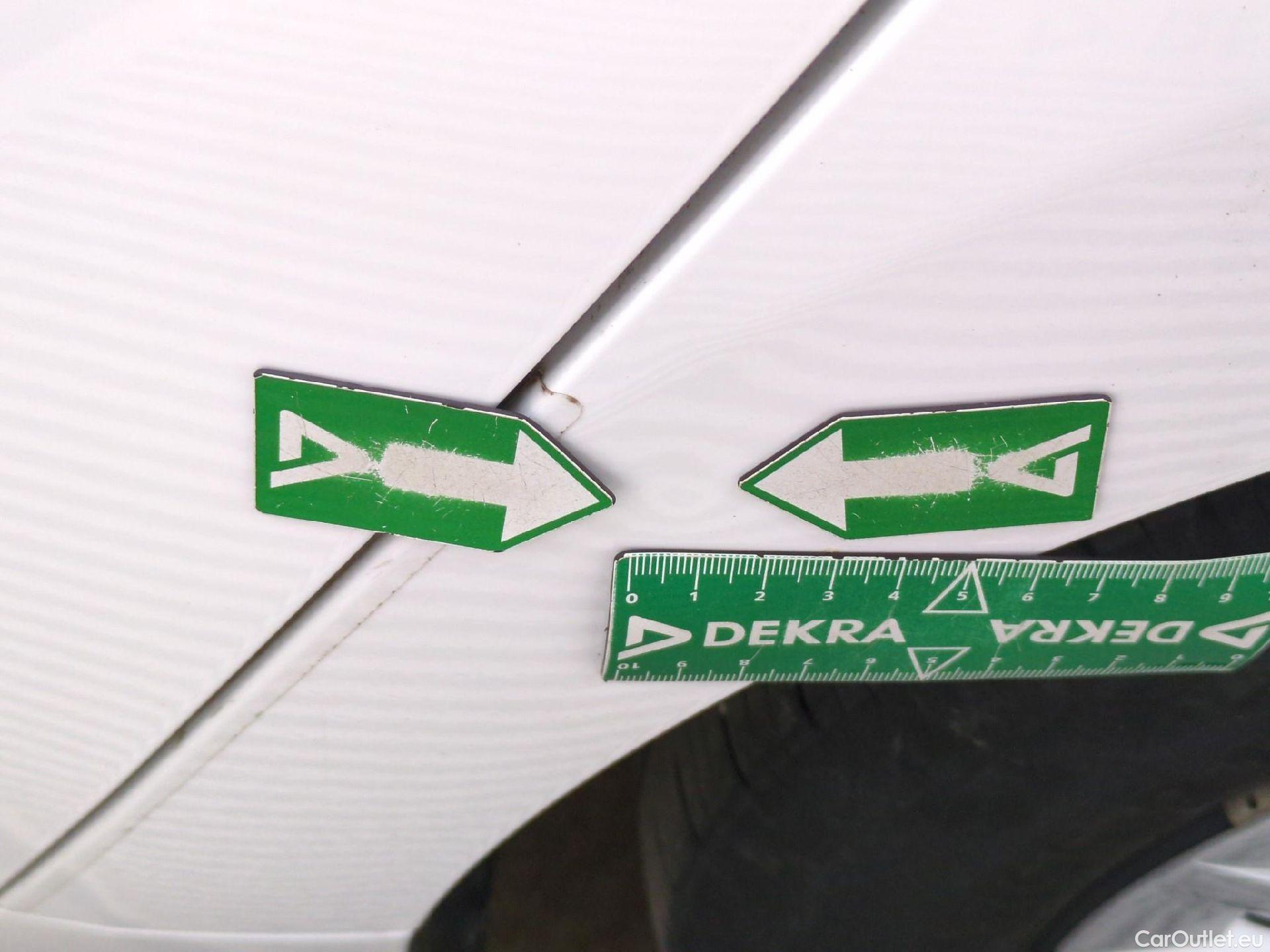  Toyota  Yaris TOYOTA  Hybride / 2019 / 5P / Berline Hybride 116h France Business Stage Acad #8