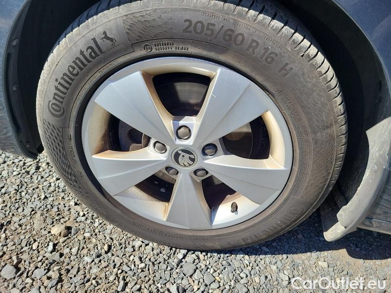  Skoda  Octavia  Lim. (NX3)(2020)  2.0TDI 85 Ambition 5d #4