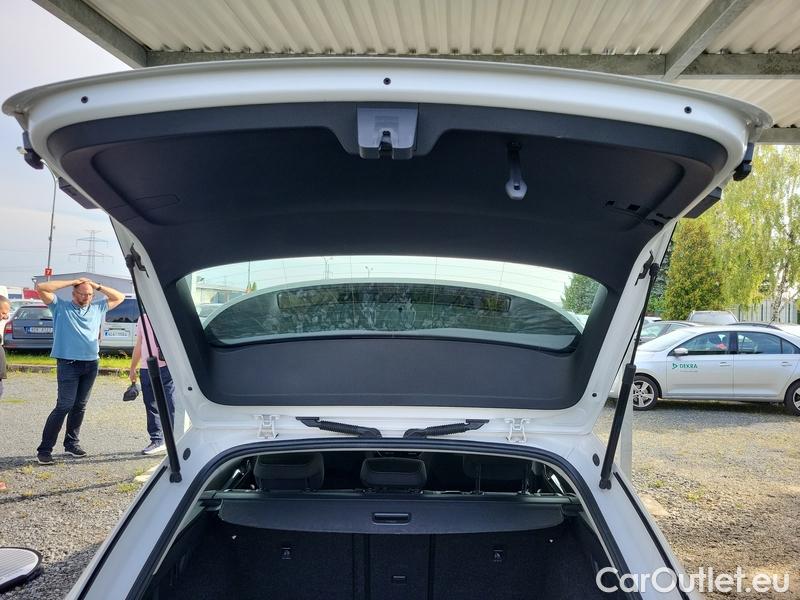  Skoda  Octavia  Combi (NX3)(2020) Oct.Combi 1.5TSI 110 Style #8