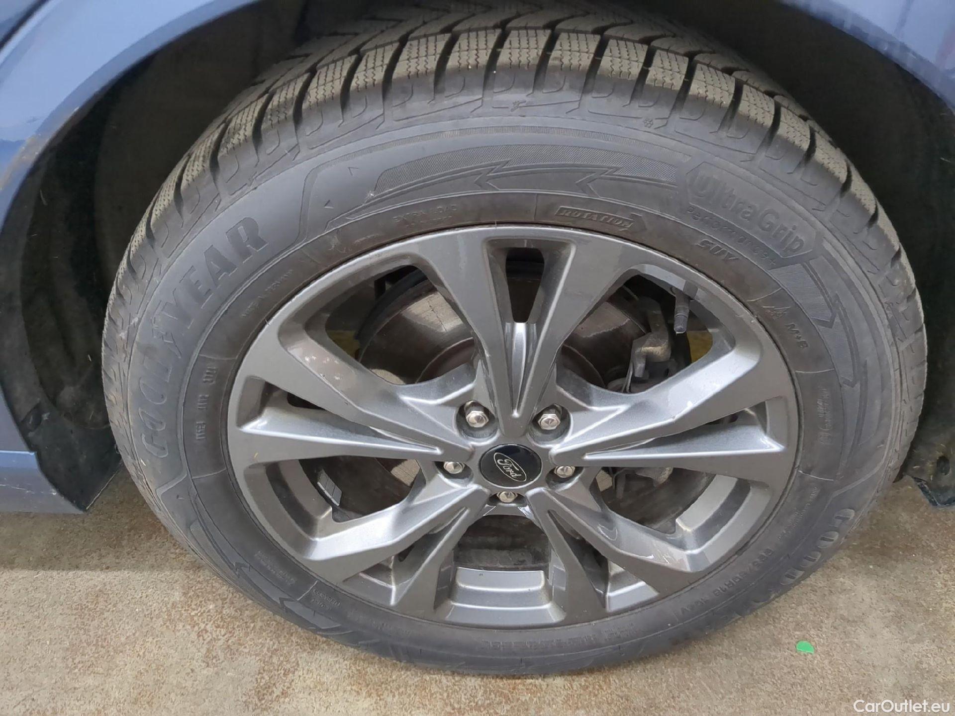  Ford  Kuga FORD  / 2019 / 5P / SUV 2.5 190 Hybrid FlexiFuel Pshif ST-Line B #8