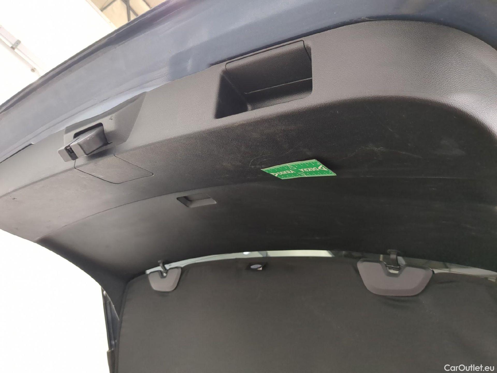  Ford  Kuga FORD  / 2019 / 5P / SUV 2.5 190 Hybrid FlexiFuel Pshif ST-Line B #4