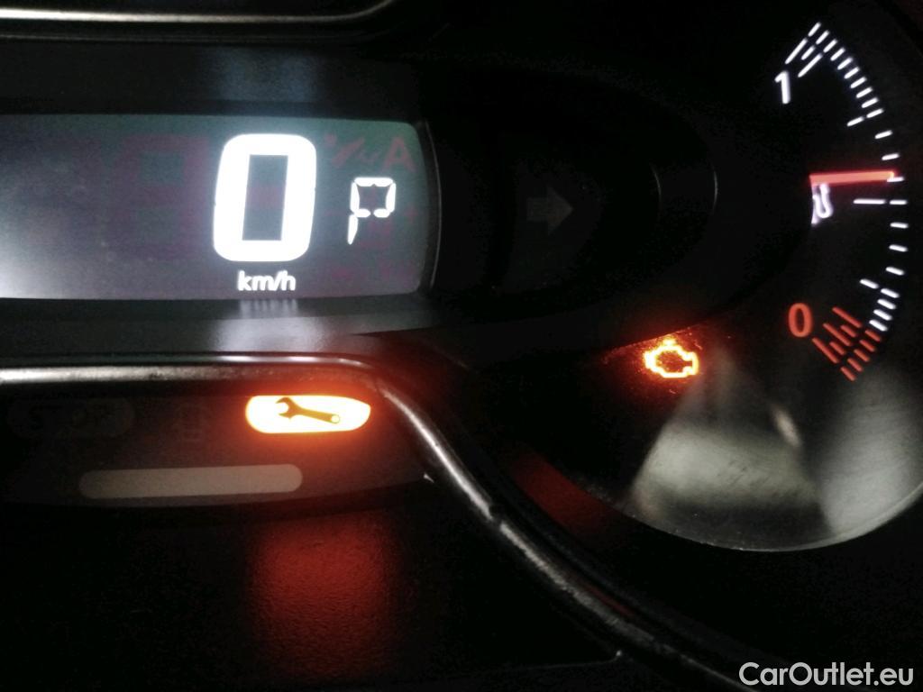  Renault  Captur RENAULT  / 2017 / 5P / Crossover Business dCi 90 EDC #76