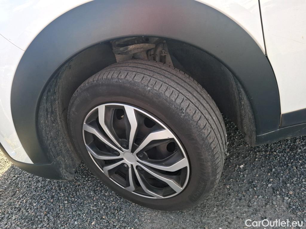  Citroen  C4 Cactus  Live Société 1.5 BlueHDi 100CV BVM6 E6dT #34