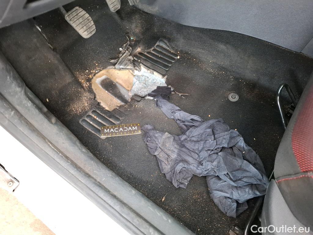  Renault  Clio  IV Air 1.5 dCi 75CV BVM5 E6 #1