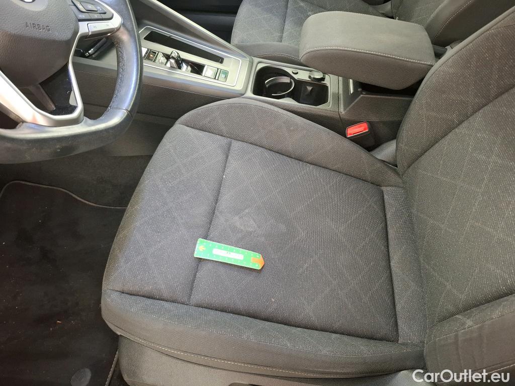  Volkswagen  Golf  VOLKSWAGEN  2020  5P  Berline 20 TDI SCR 150 DSG7 Life Busi 1st #27