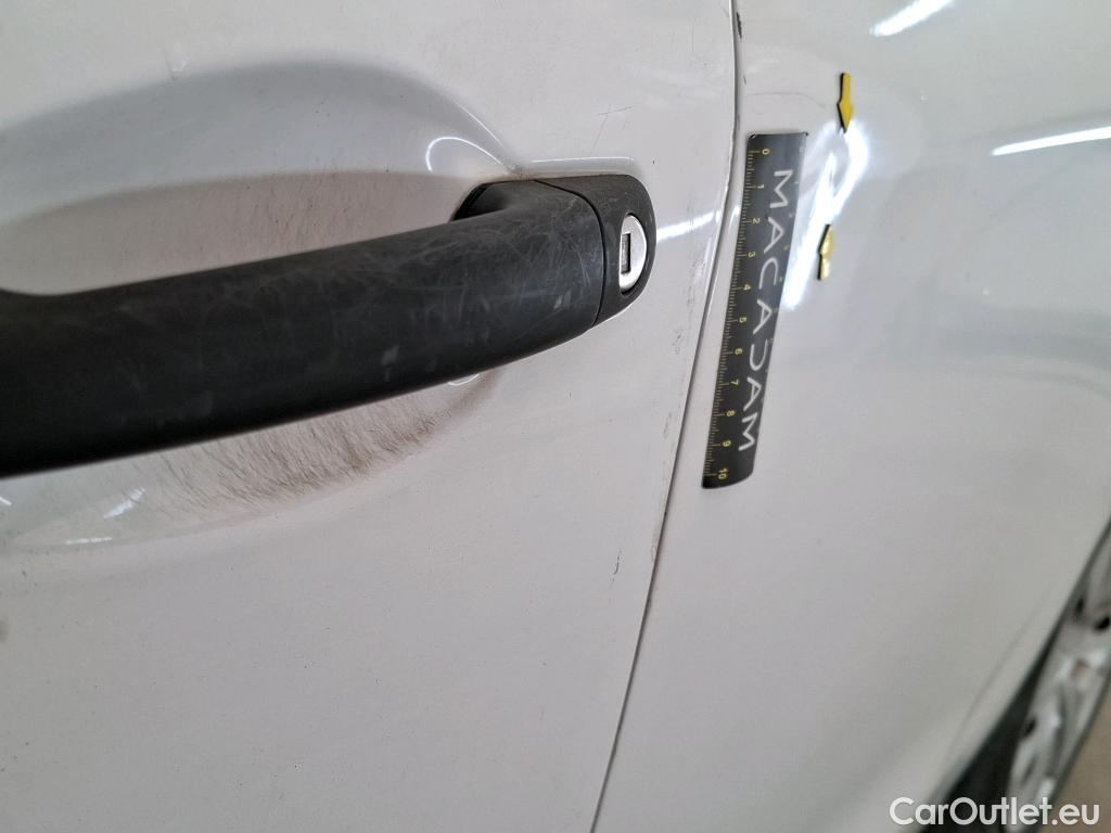  Peugeot  208 PEUGEOT  Affaire VU 5p Berline 1.6 BlueHDi 75 PACK CLIM #51