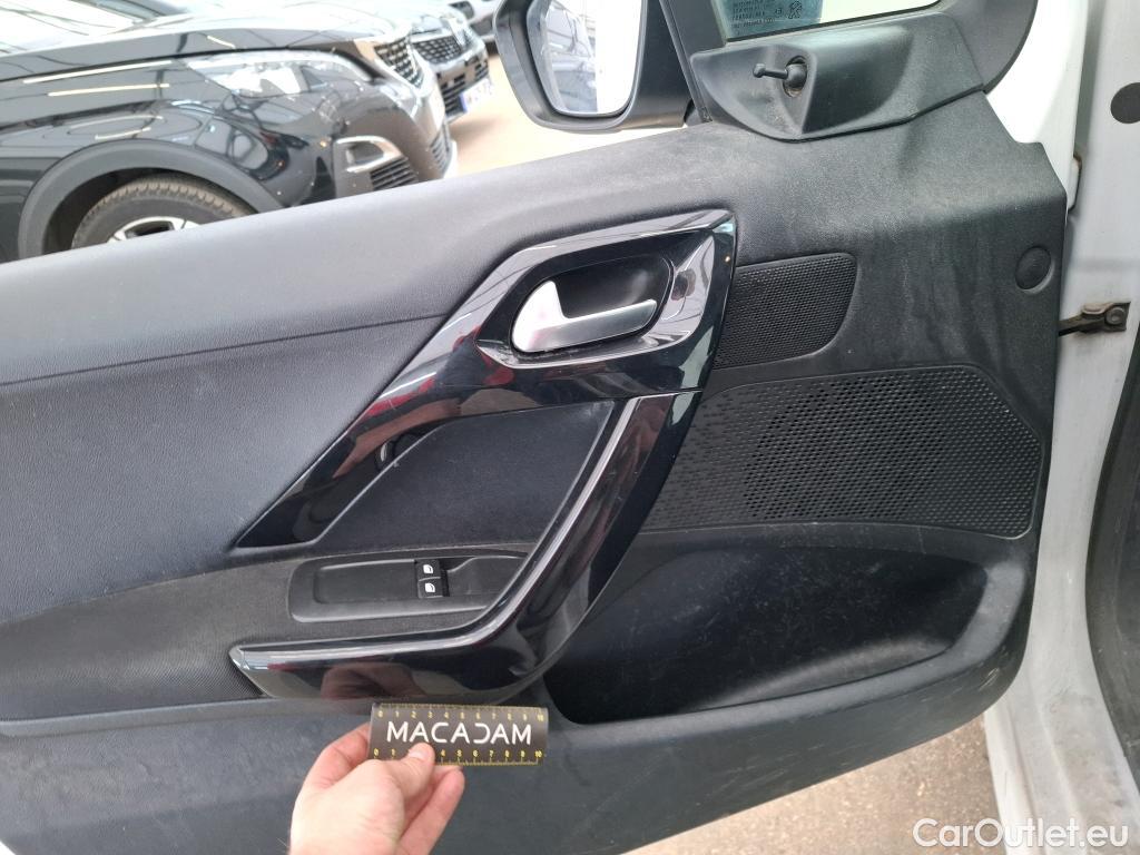  Peugeot  208 PEUGEOT  Affaire VU 5p Berline 1.6 BlueHDi 75 PACK CLIM #31