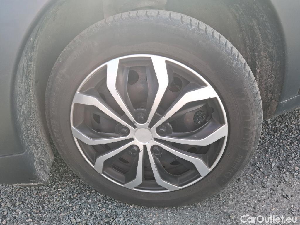  Citroen  C4 Cactus  Live Société 1.5 BlueHDi 100CV BVM6 E6dT #35