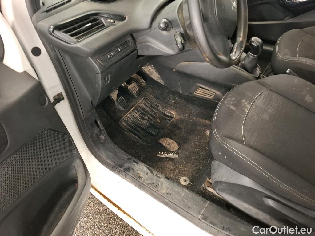  Peugeot  208  Affaire Pack Clim 1.6 HDi 100CV BVM5 E6 #1