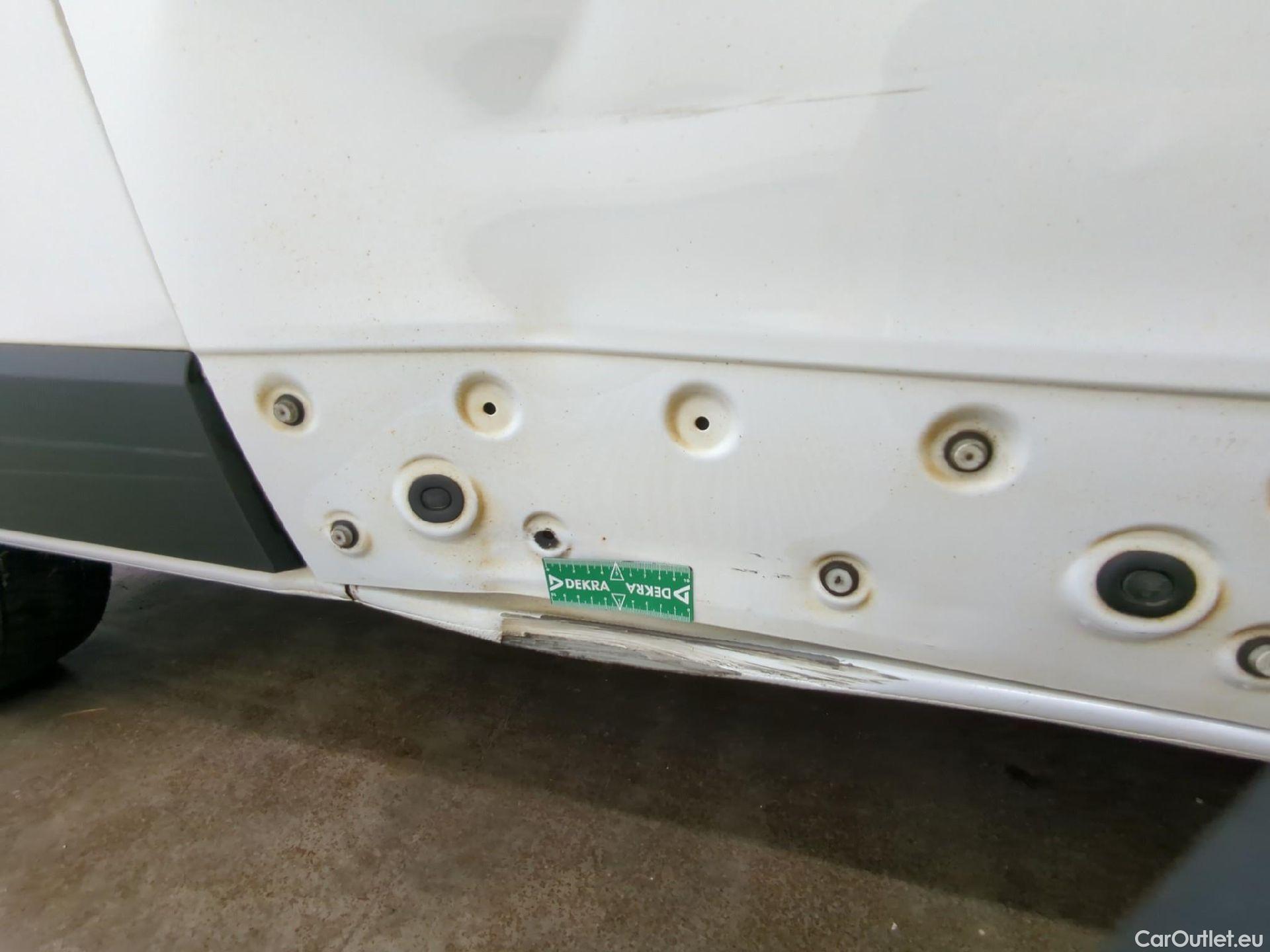  Renault  Trafic RENAULT  VU 4p Fourgon FG GCF L2H1 1300 dCi 120 #22