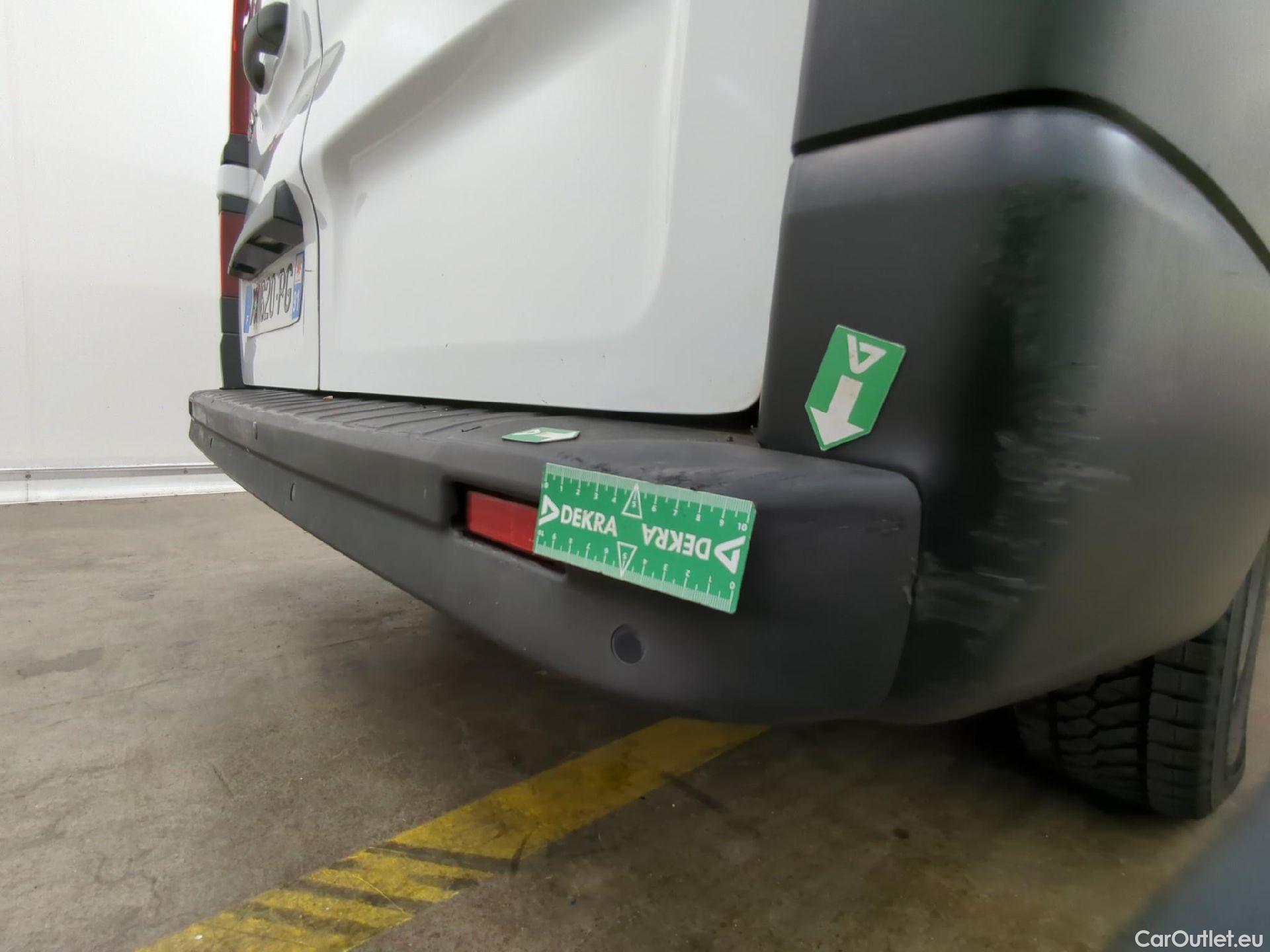  Renault  Trafic RENAULT  VU 4p Fourgon FG GCF L2H1 1300 dCi 120 #58