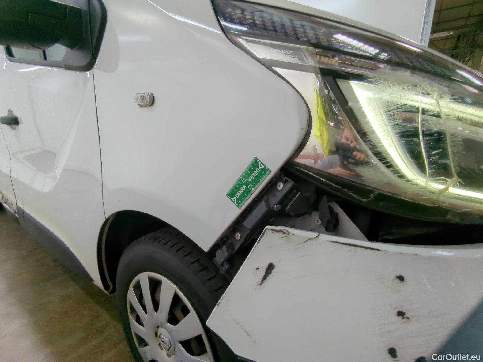  Renault  Trafic RENAULT  VU 4p Fourgon FG GCF L2H1 1300 dCi 120 #40