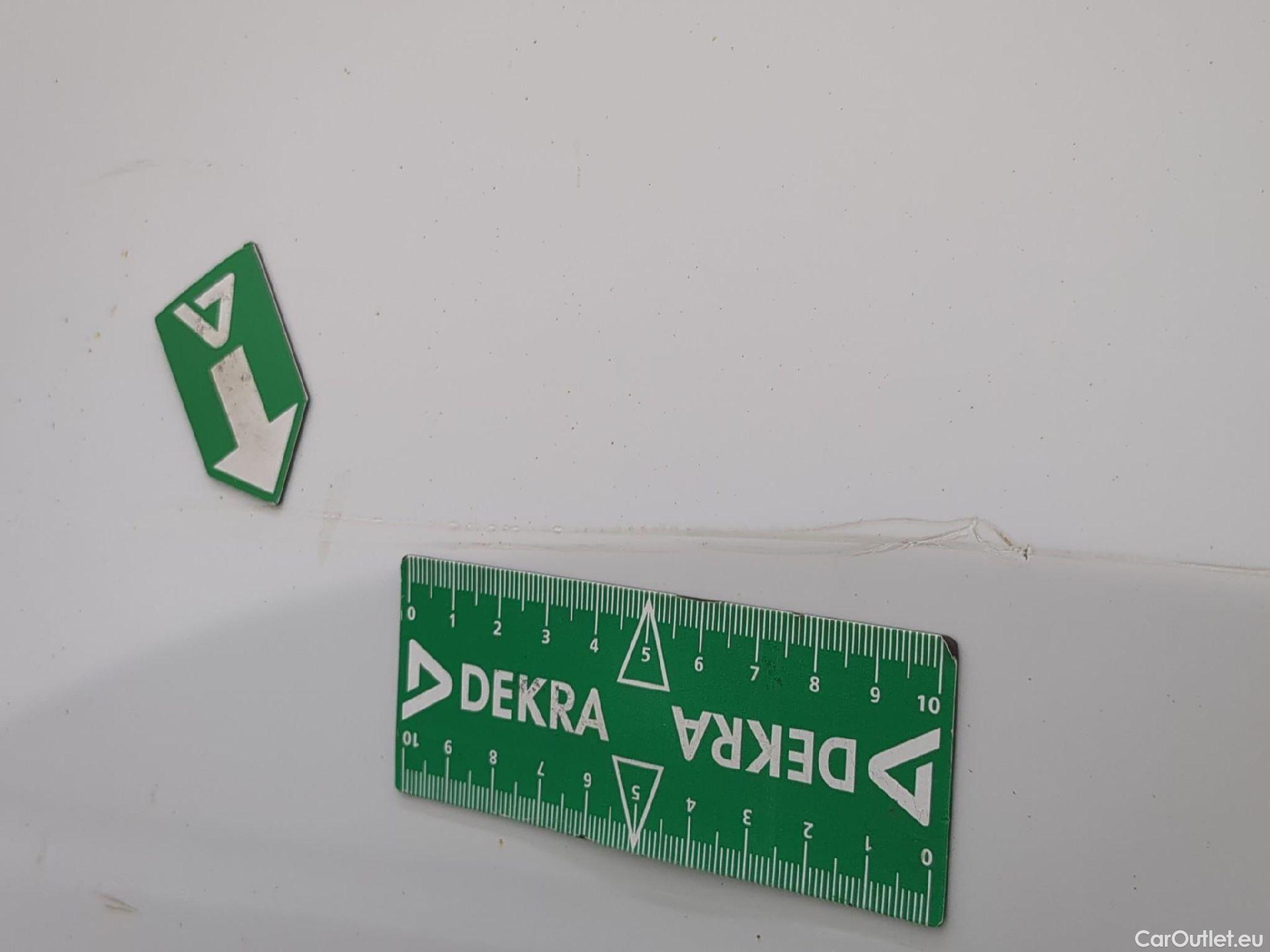  Renault  Trafic RENAULT  VU 4p Fourgon FG GCF L2H1 1300 dCi 120 #49