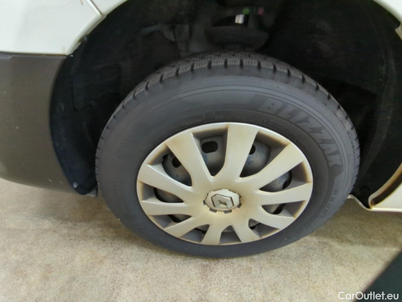  Renault  Trafic RENAULT  VU 4p Fourgon FG GCF L2H1 1300 dCi 120 #10