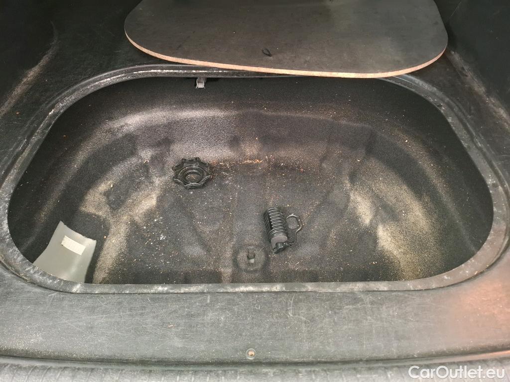  Volkswagen  Golf  VU 3p Berline 1.6 TDI 110 BVM5 Conf  Business BMT / TRANSFO VP/VF
 #24