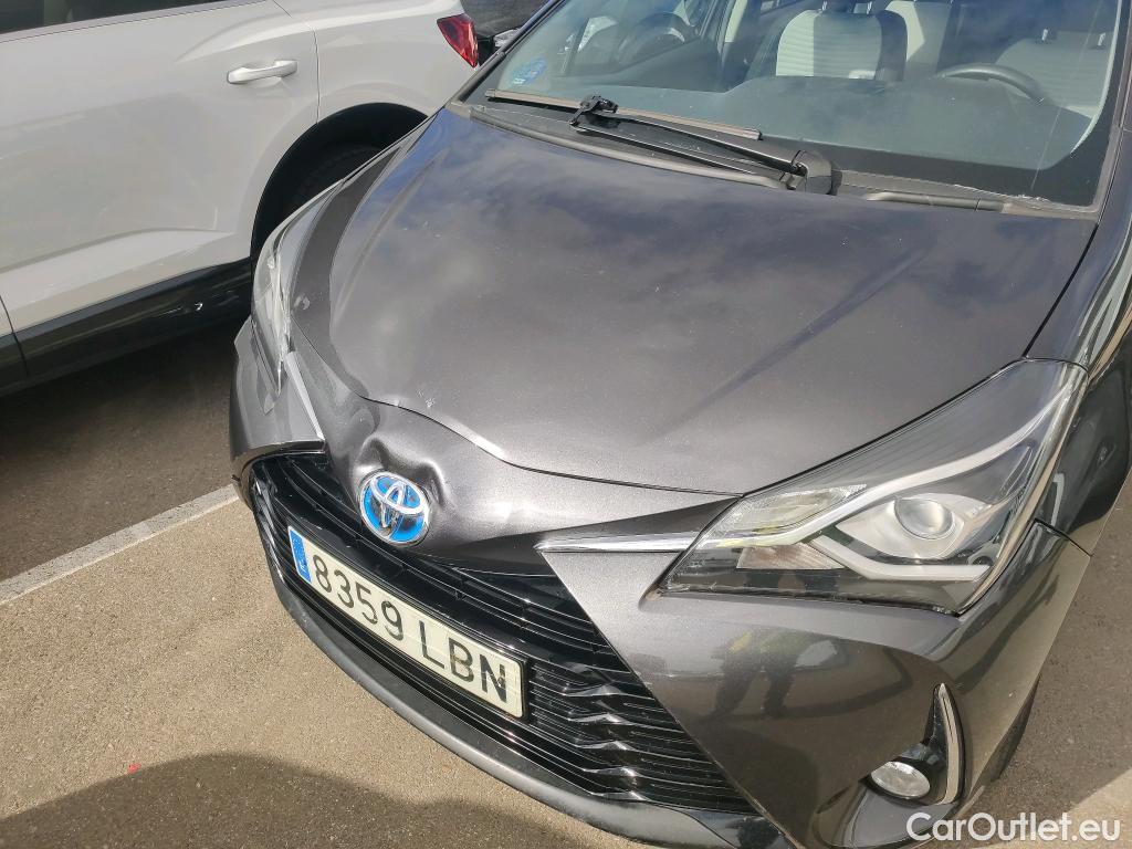  Toyota  Yaris TOYOTA  / 2017 / 5P / berlina con portón 1.5 100H Active Tech #3